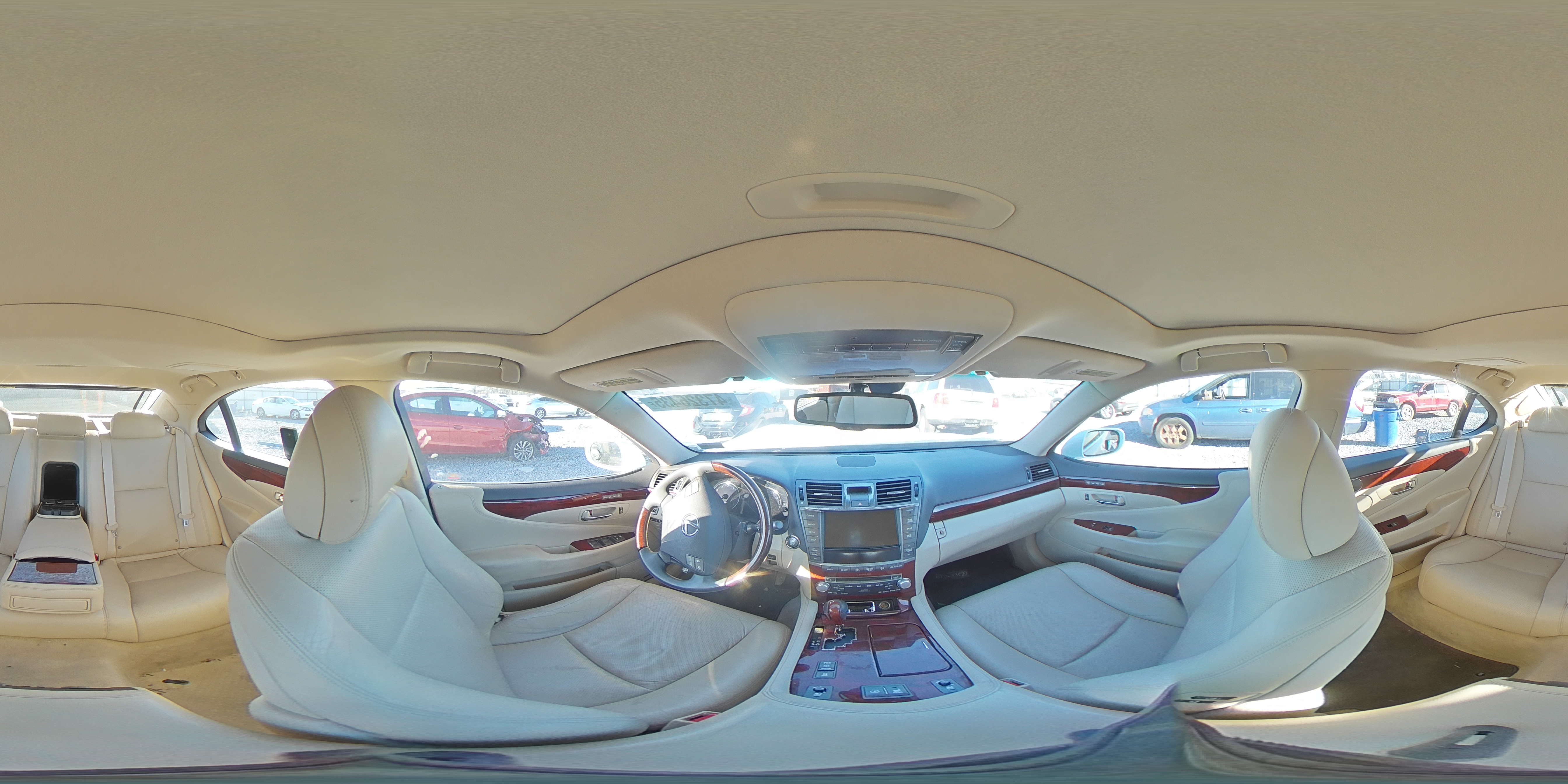 2011 Lexus LS - Image 12