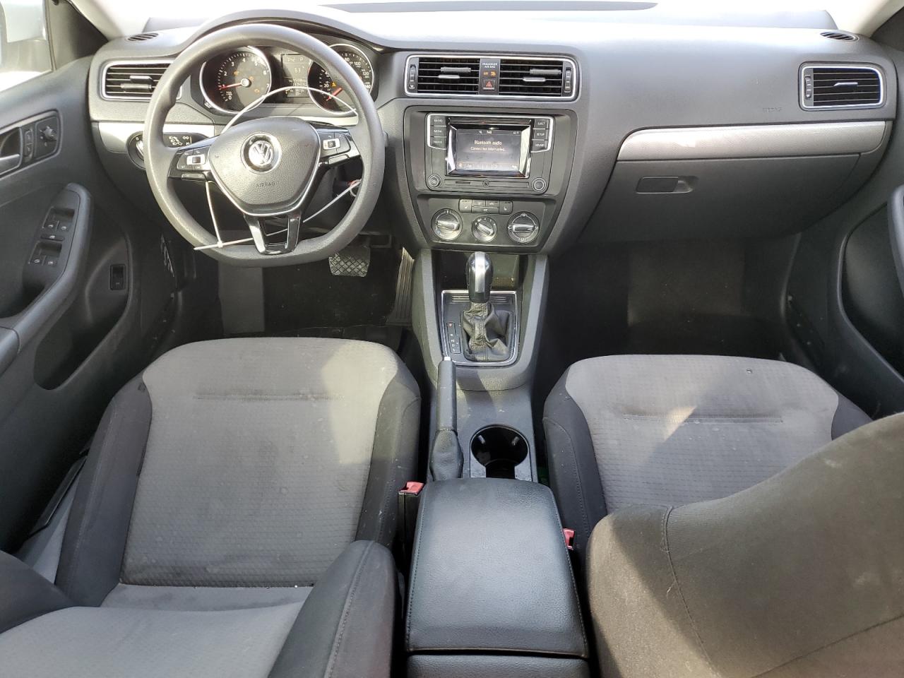 2017 Volkswagen Jetta - Image 8