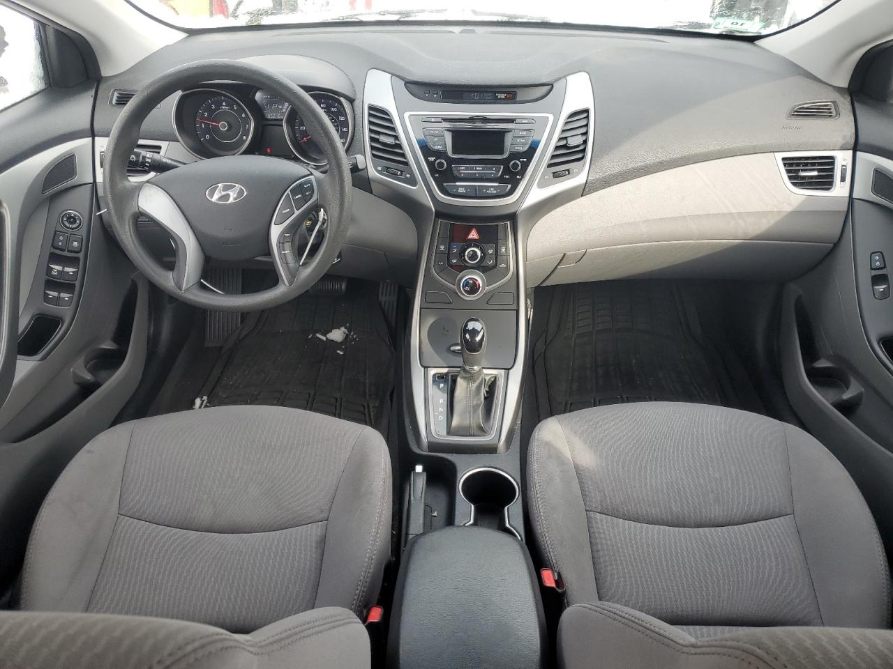 2016 Hyundai Elantra - Image 8