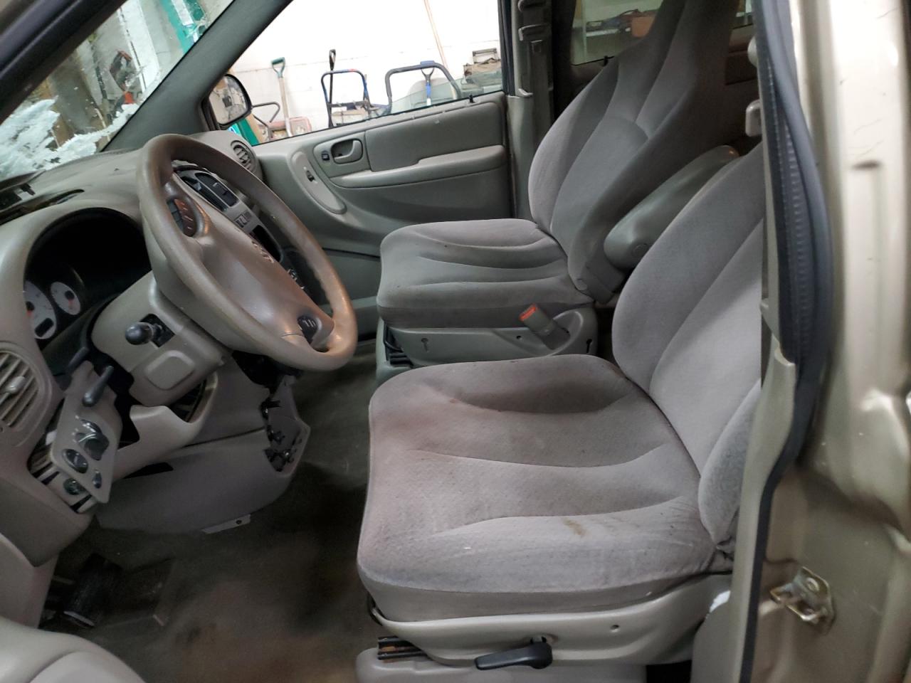 2003 Dodge Caravan - Image 7