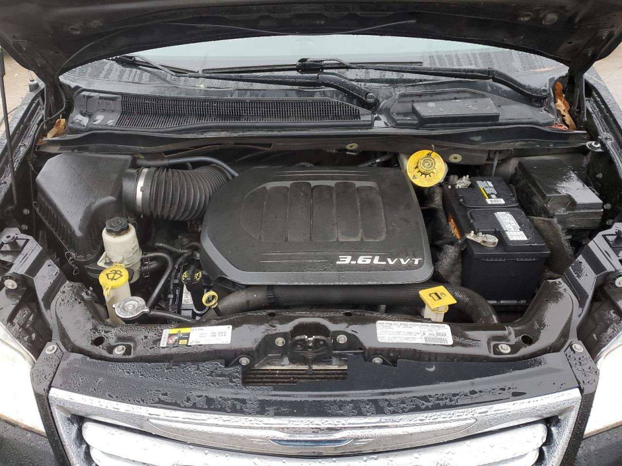 2013 Chrysler Town & Country - Image 12
