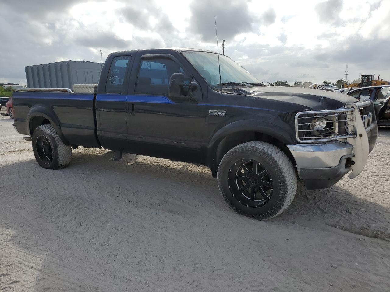 2001 Ford F250 - Image 4