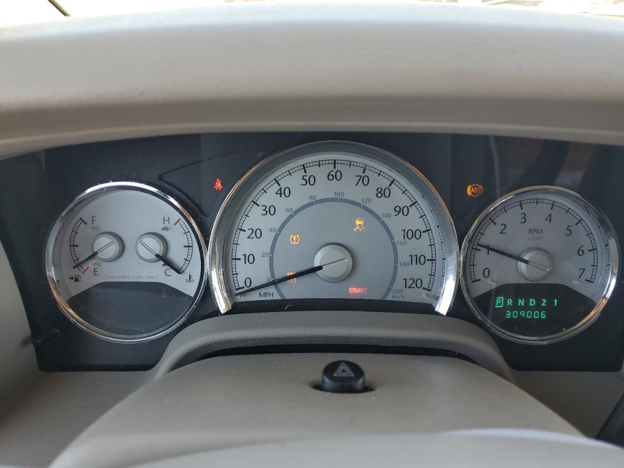 2007 Chrysler Aspen - Image 9