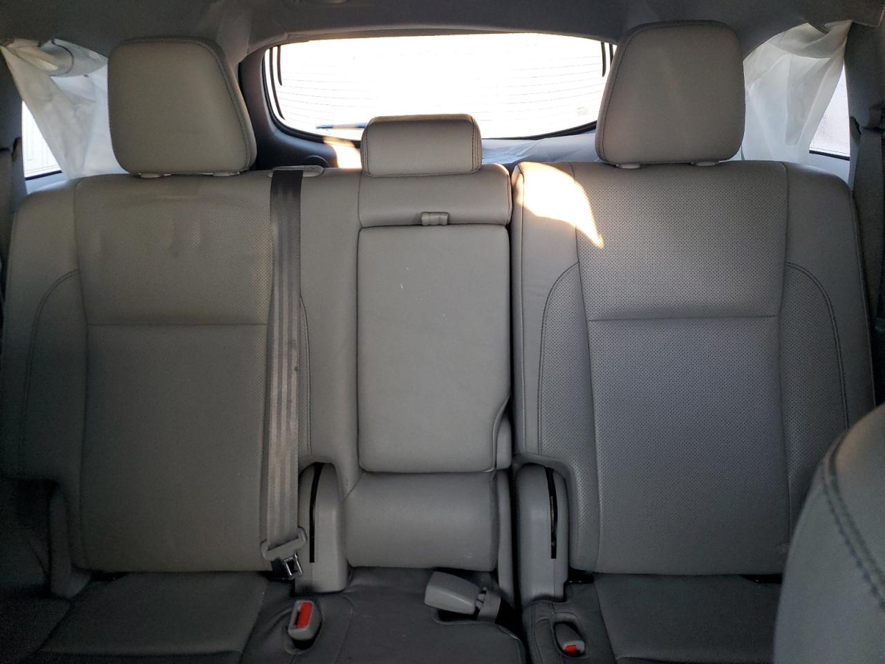 2017 Toyota Highlander - Image 10