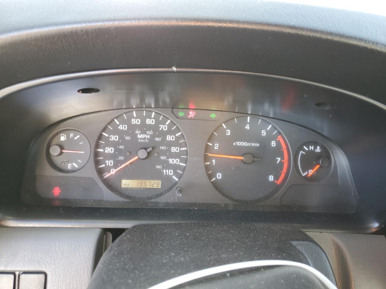 2001 Nissan Navara (Frontier) - Image 9