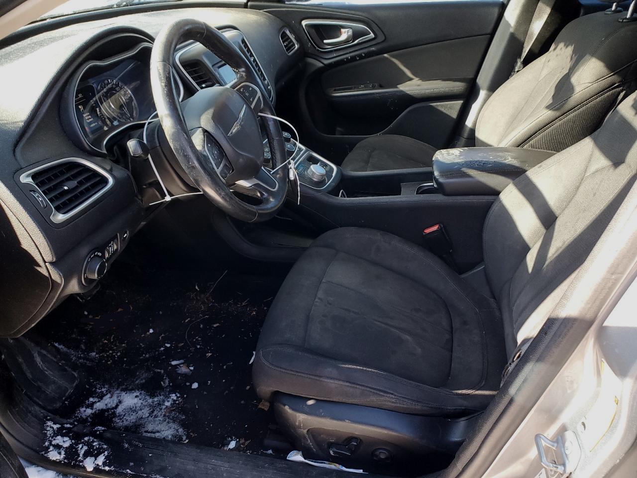 2015 Chrysler 200 - Image 7
