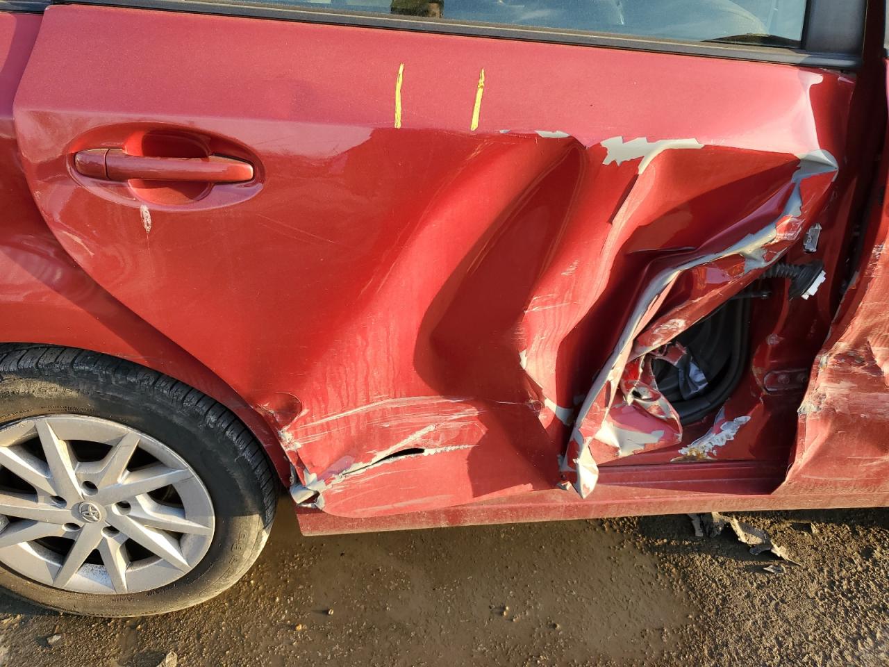 2014 Toyota Prius - Image 10