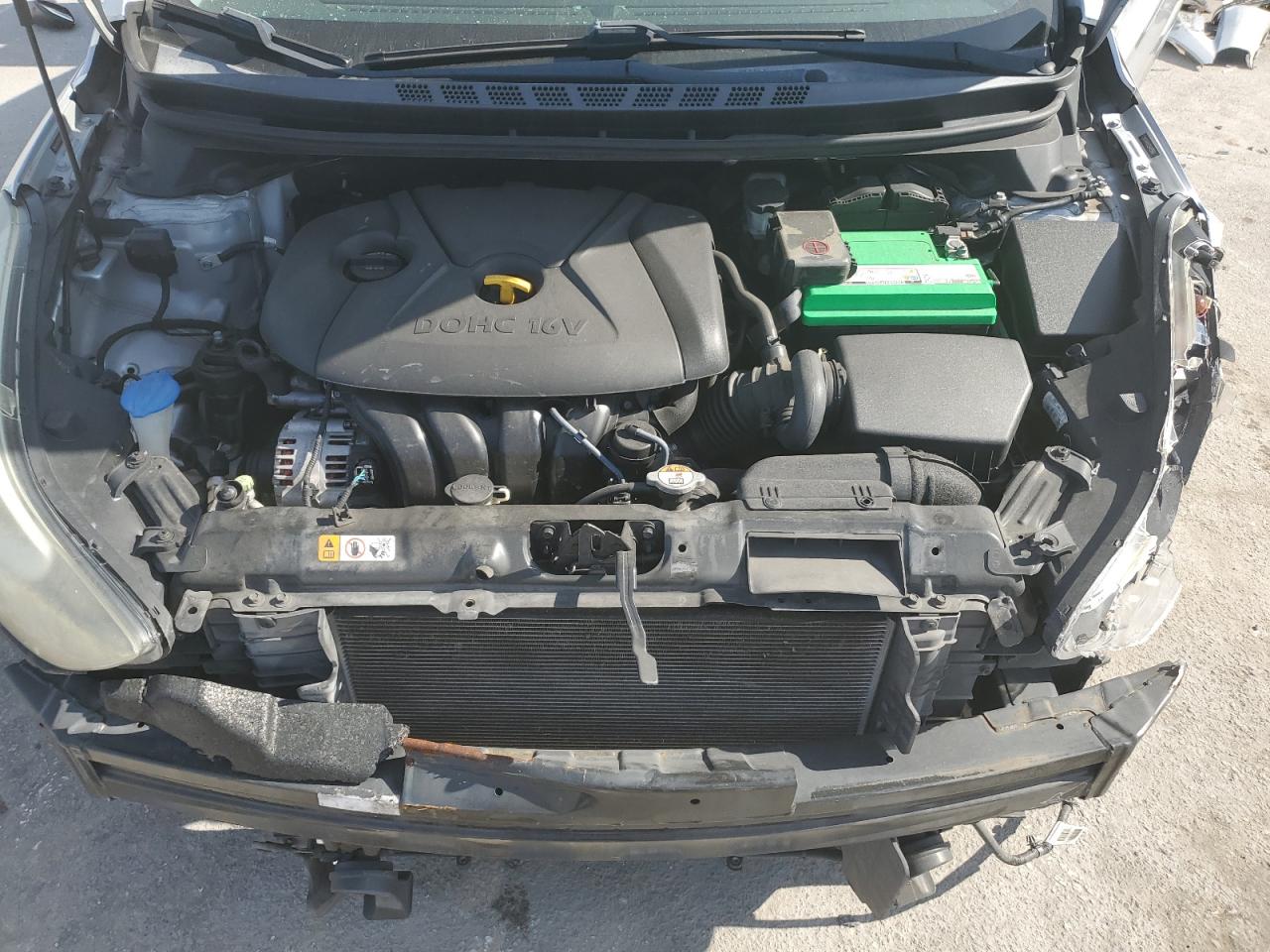 2014 Hyundai Elantra - Image 12