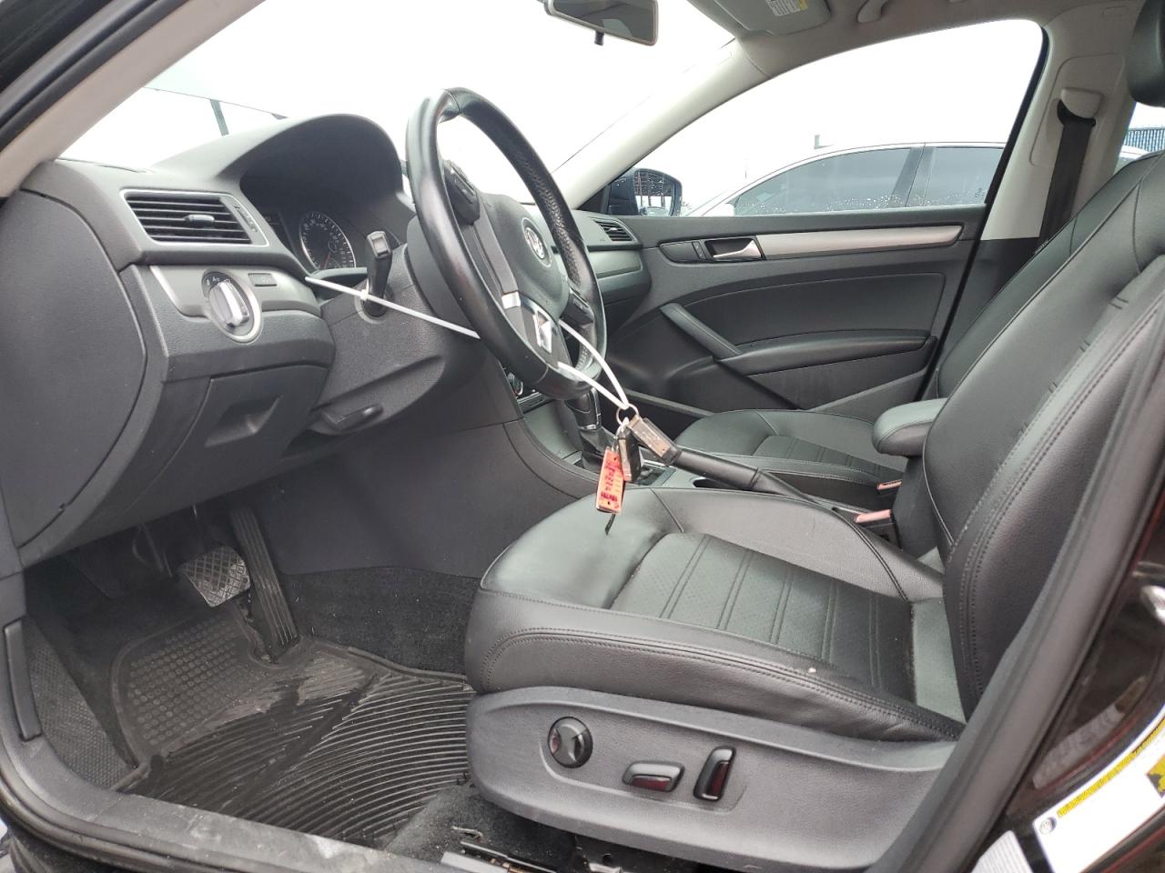 2015 Volkswagen Passat - Image 7