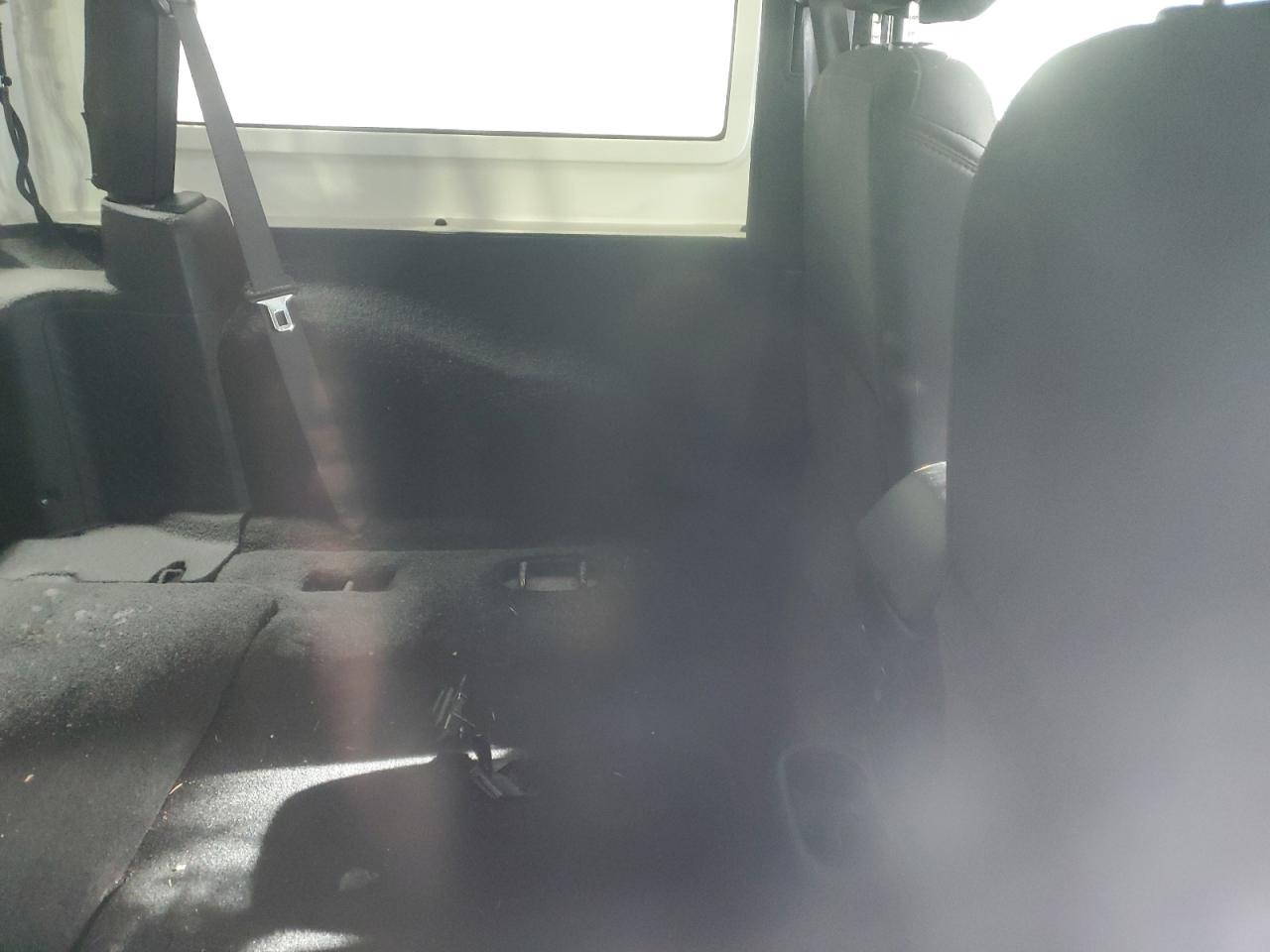 2016 Jeep Wrangler - Image 10