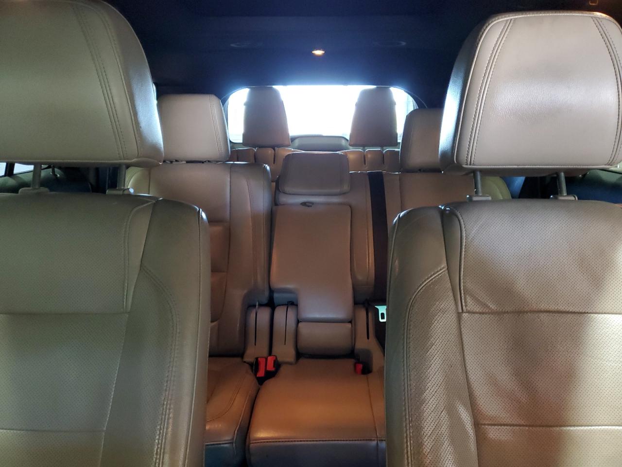 2011 Ford Explorer - Image 10