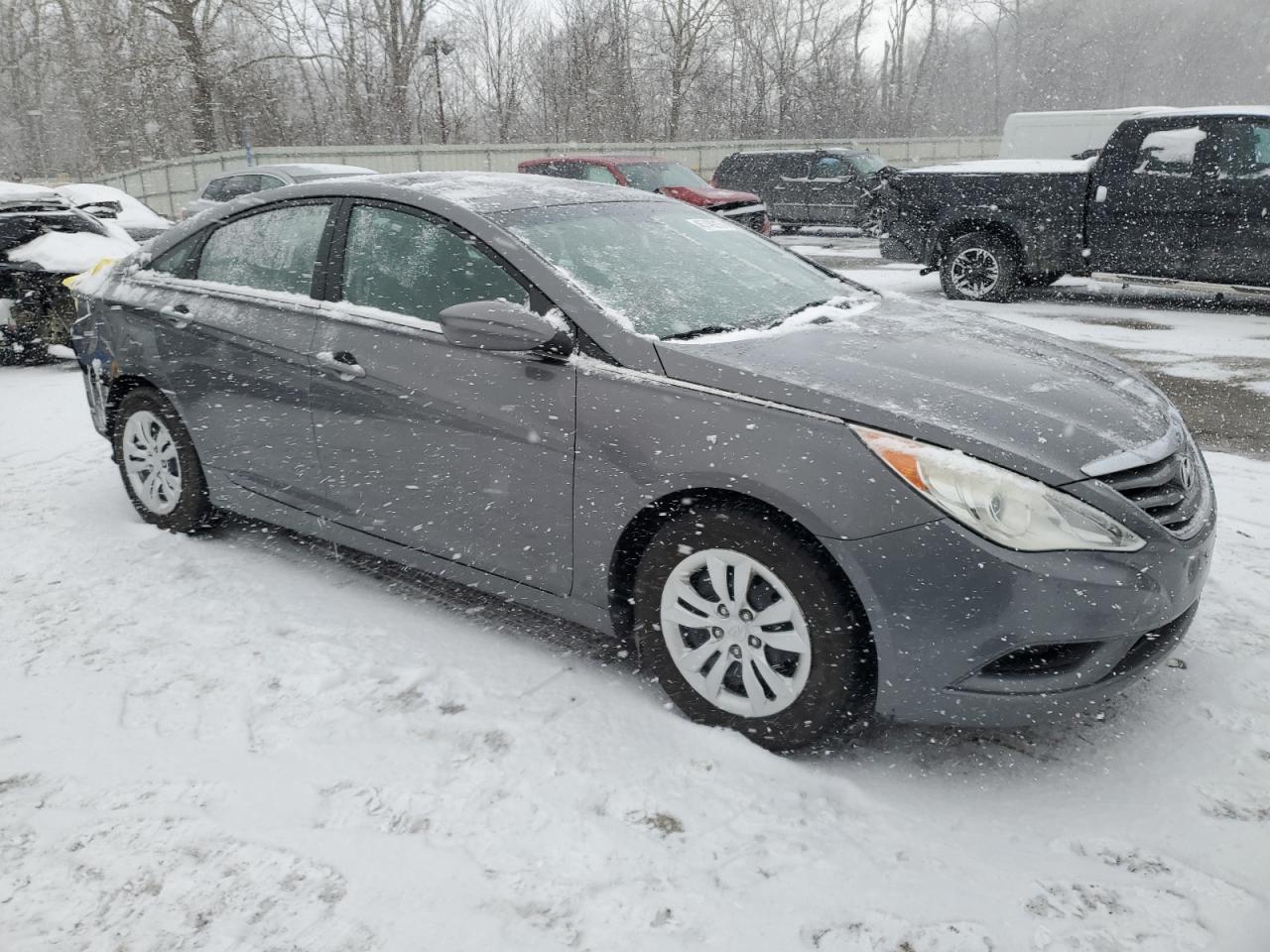2011 Hyundai Sonata - Image 4