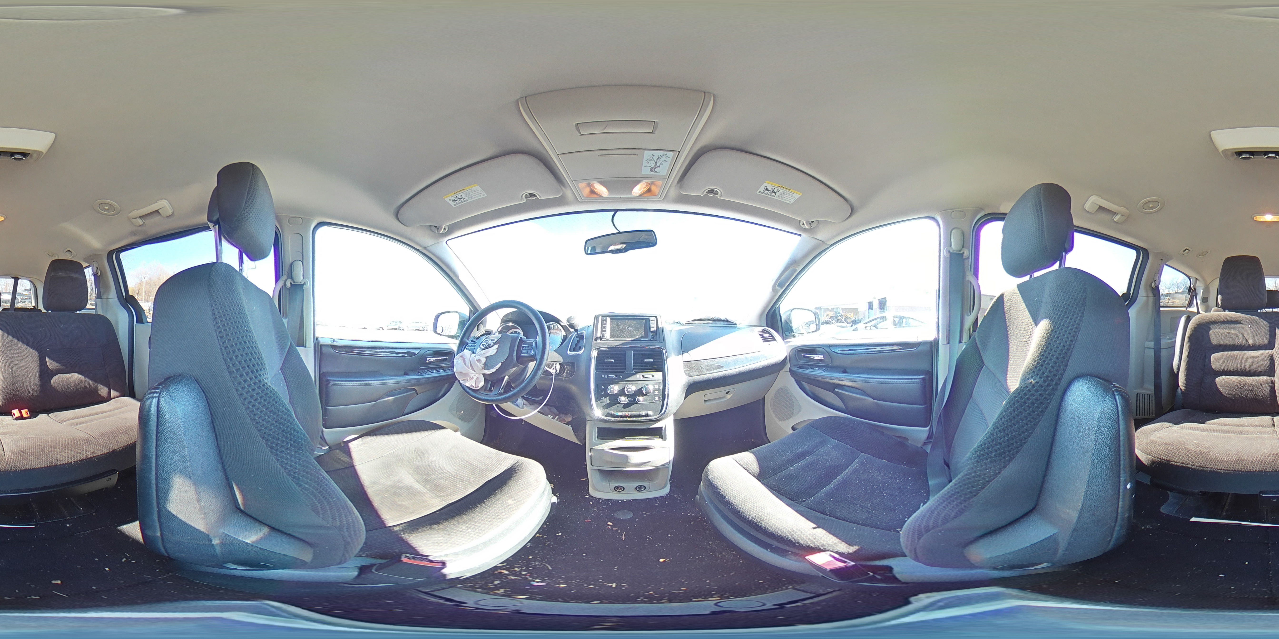 2018 Dodge Caravan - Image 13