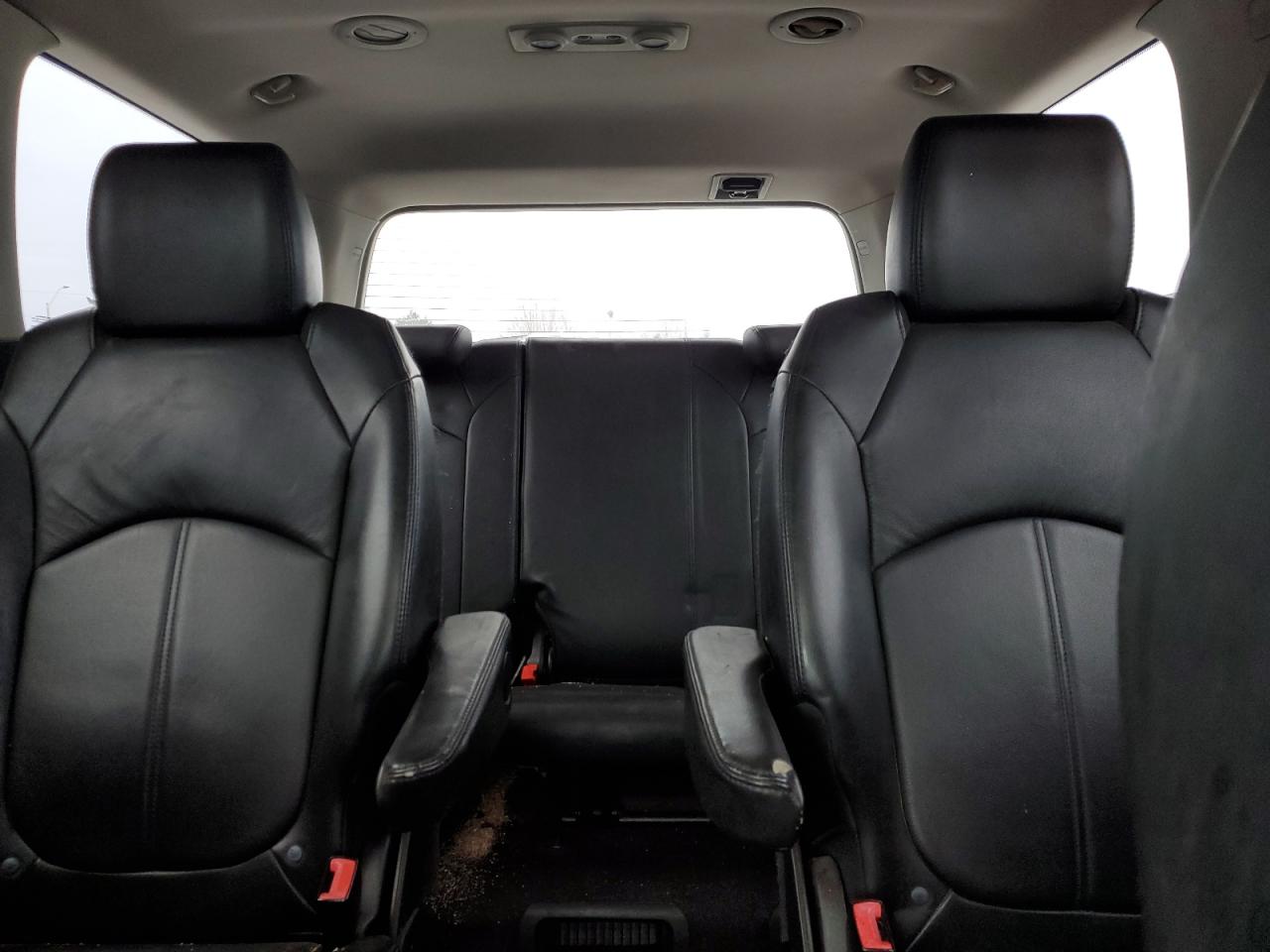 2011 GMC Acadia - Image 10