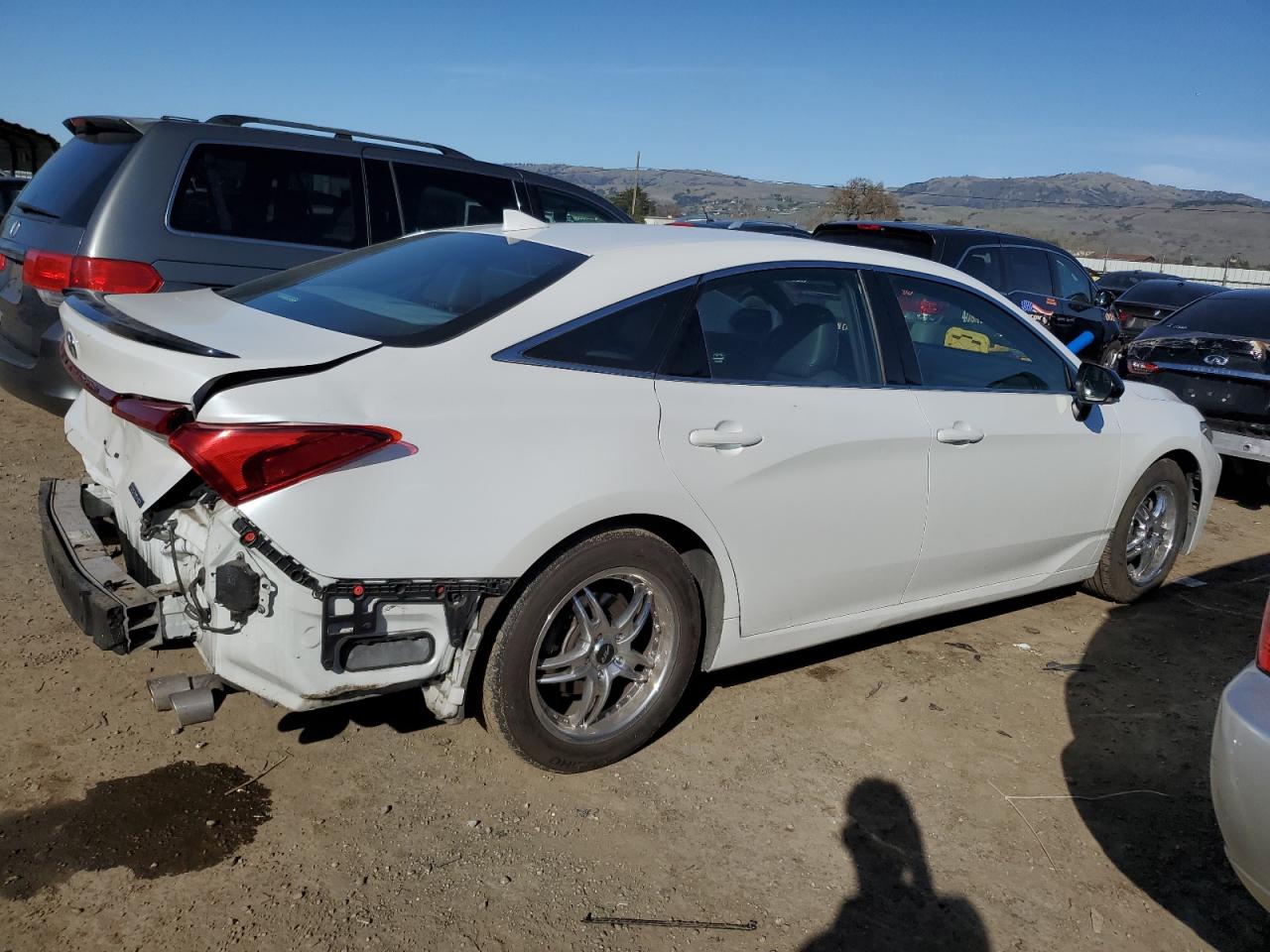 2019 Toyota Avalon - Image 3