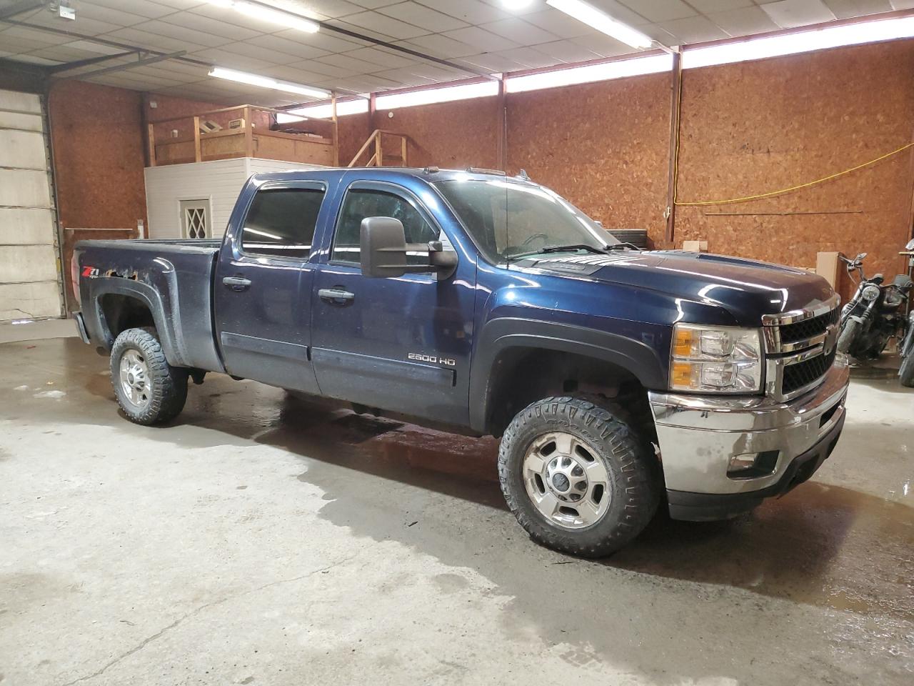 2011 Chevrolet Silverado - Image 4