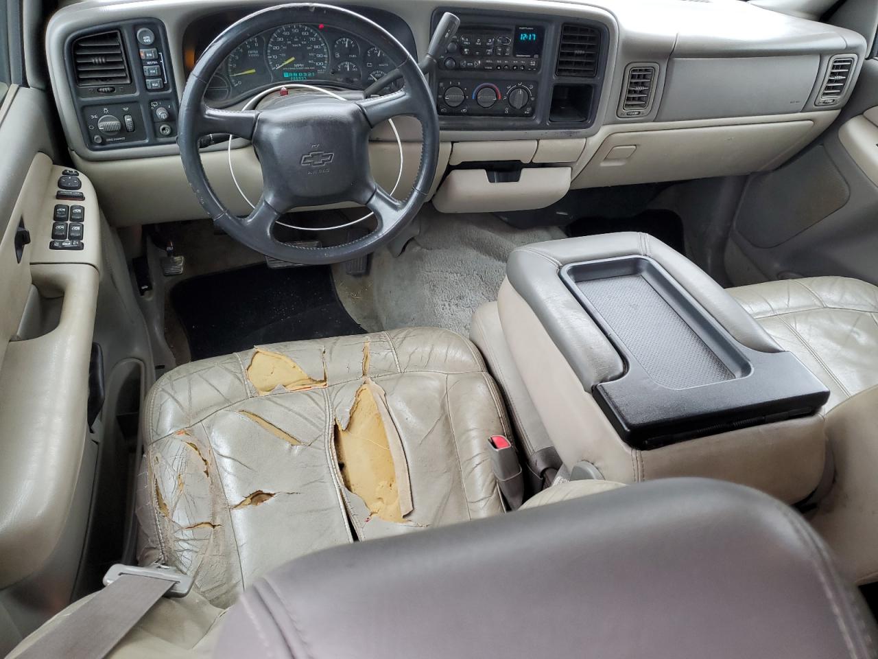 2000 Chevrolet Suburban - Image 8