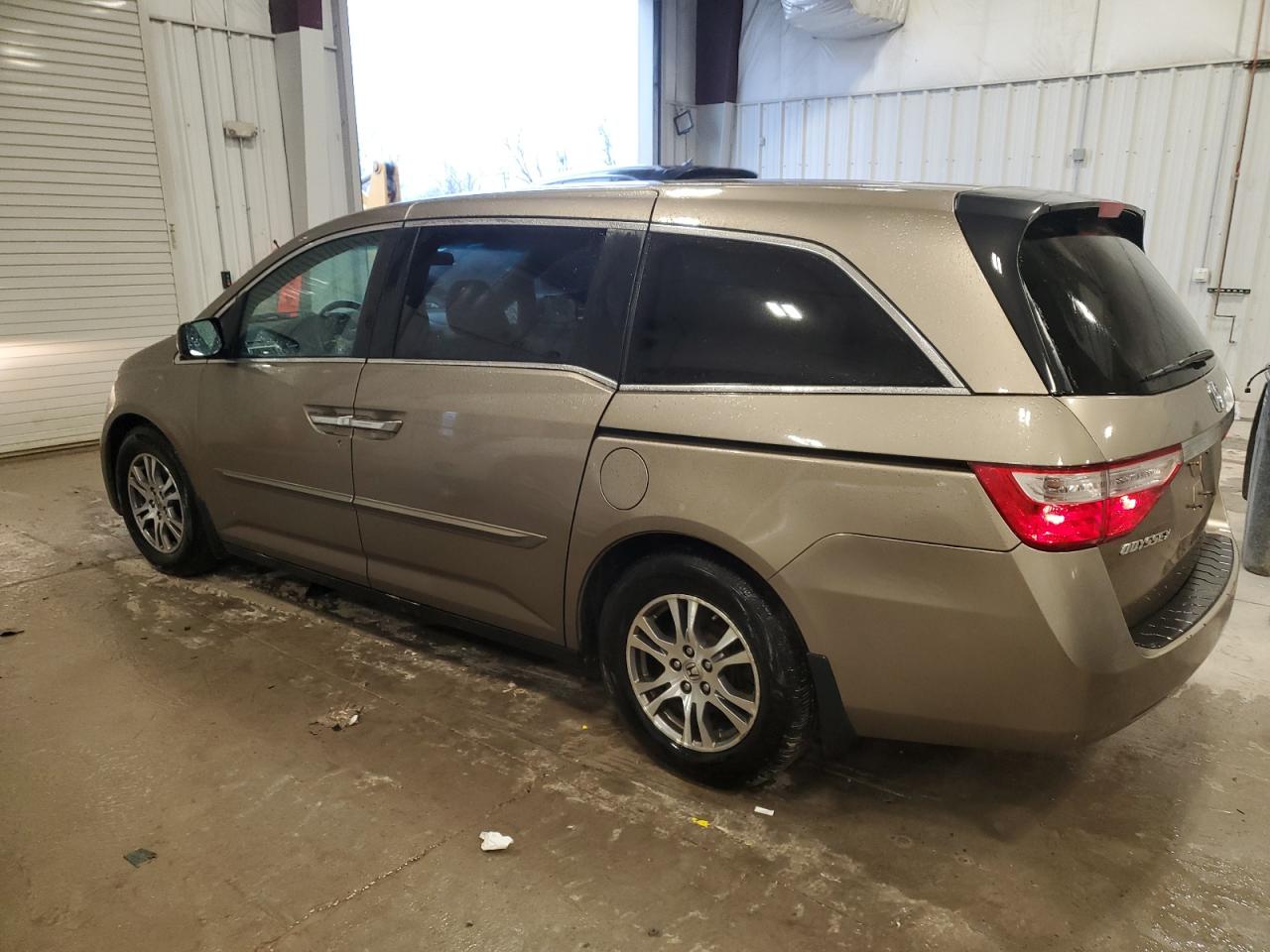 2012 Honda Odyssey - Image 2