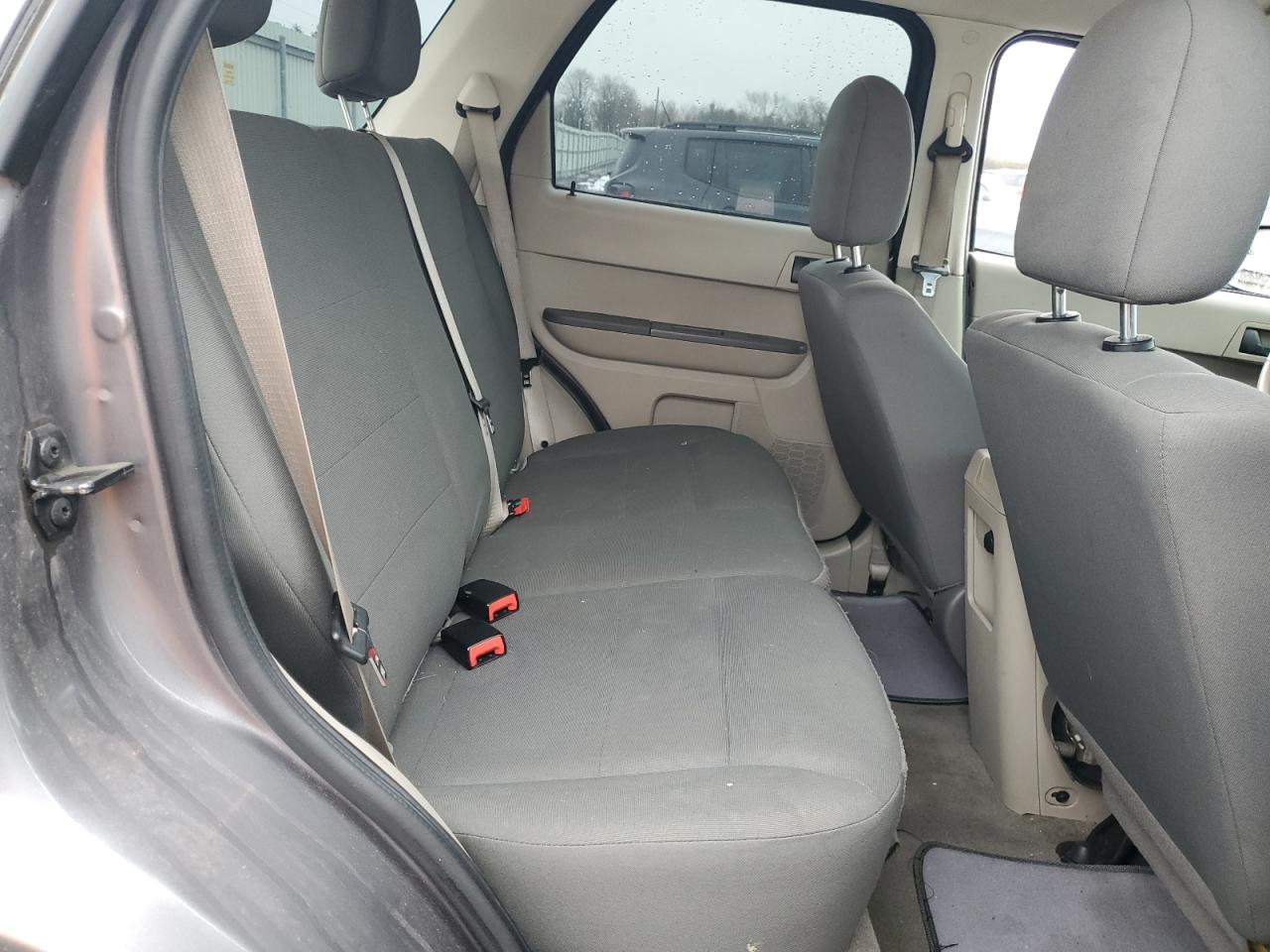 2010 Ford Escape - Image 11