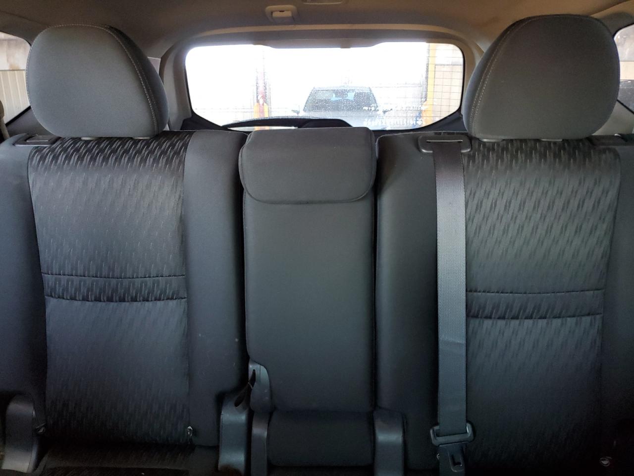 2018 Nissan Rogue - Image 10