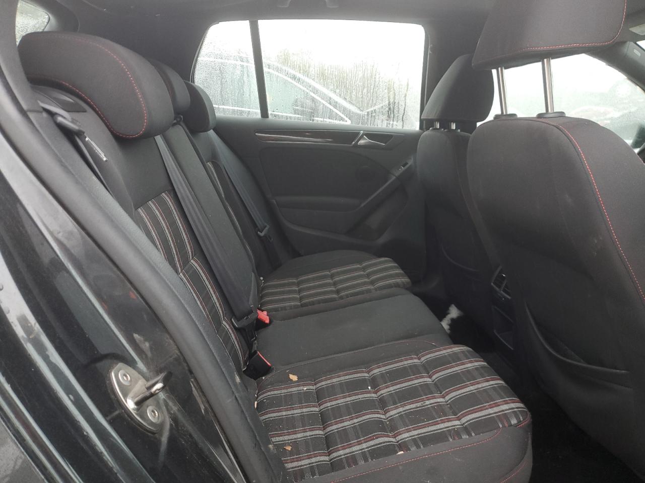2010 Volkswagen GTI - Image 10