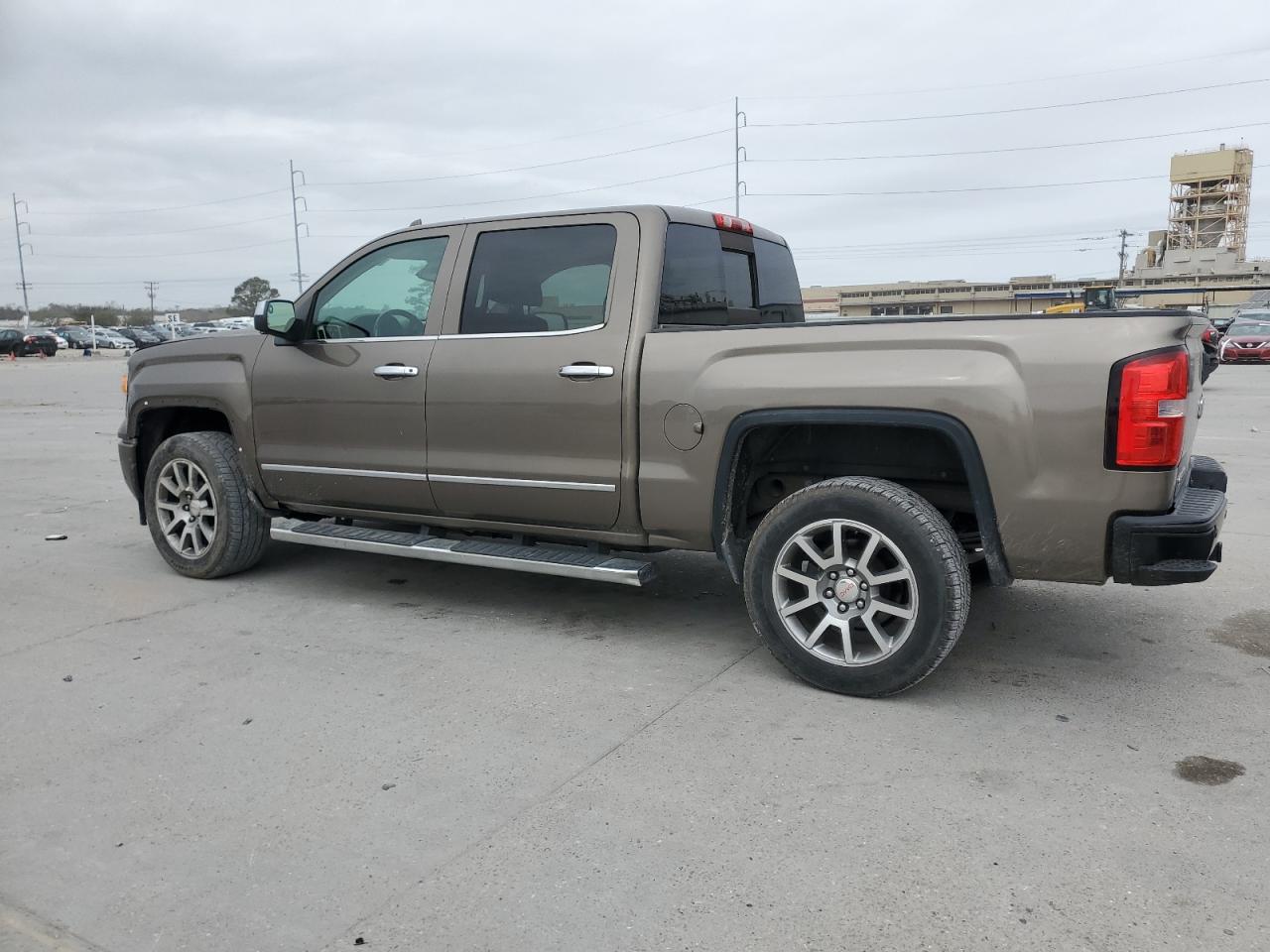 2015 GMC Sierra - Image 2