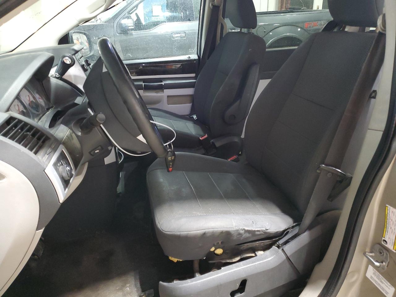 2009 Dodge Caravan - Image 7