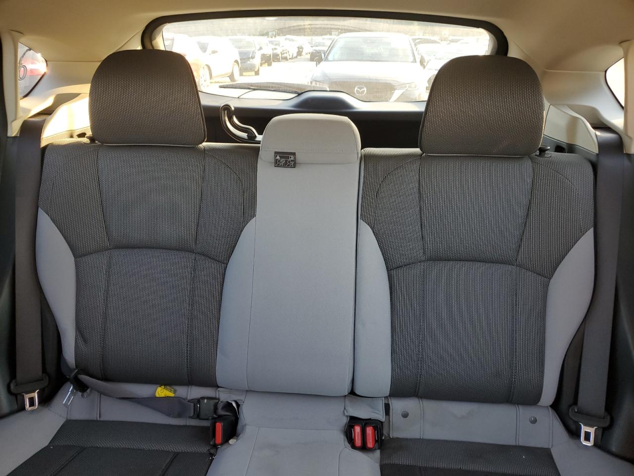 2018 Subaru XV - Image 10
