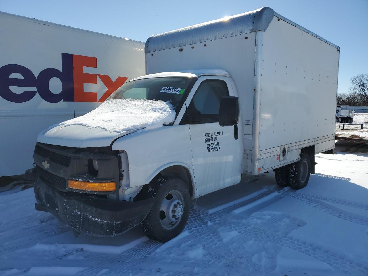 2015 Chevrolet Express - Image 1