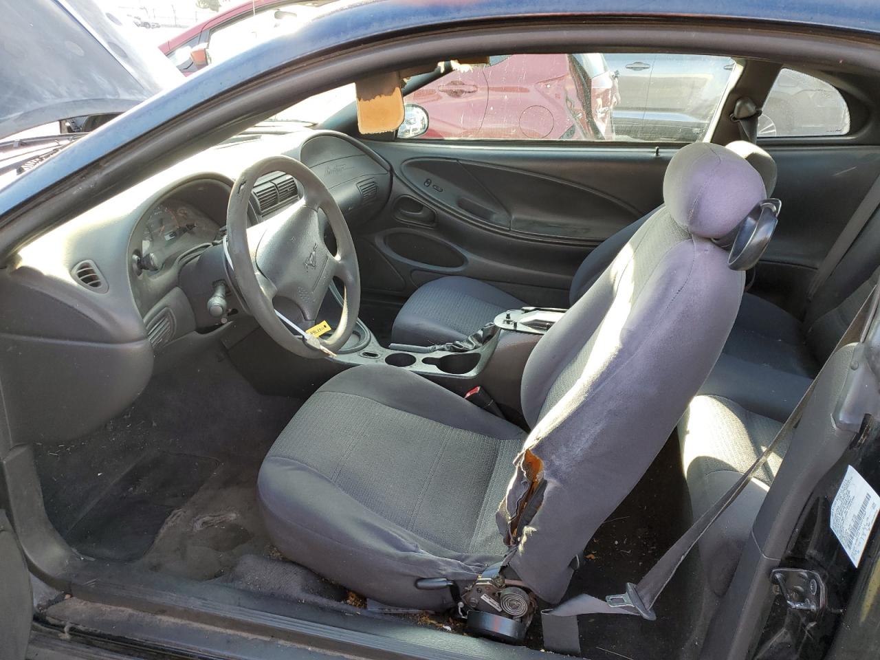 2004 Ford Mustang - Image 7