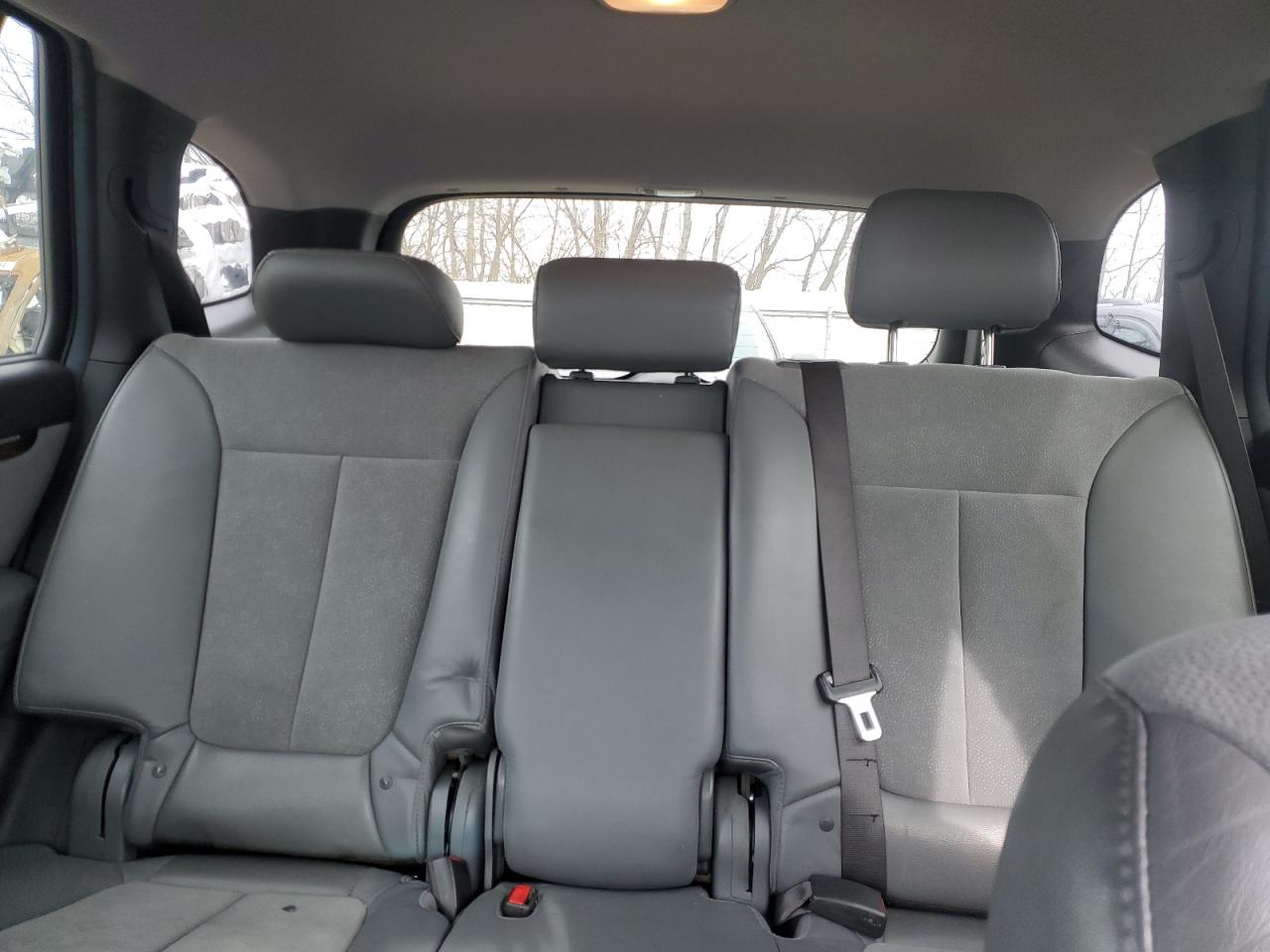 2012 Hyundai Santa Fe - Image 10