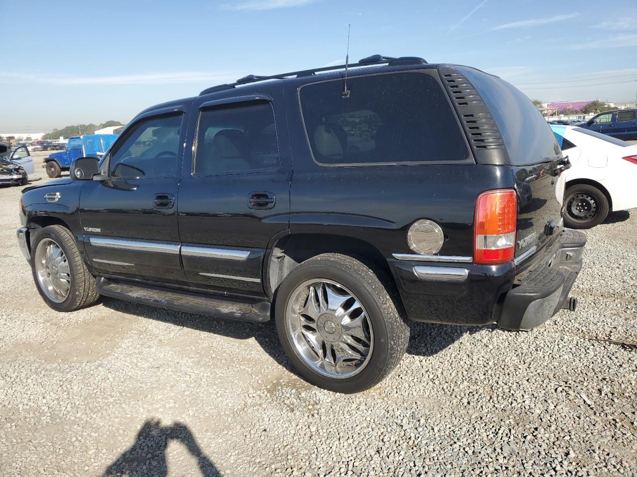 2001 GMC Yukon - Image 2