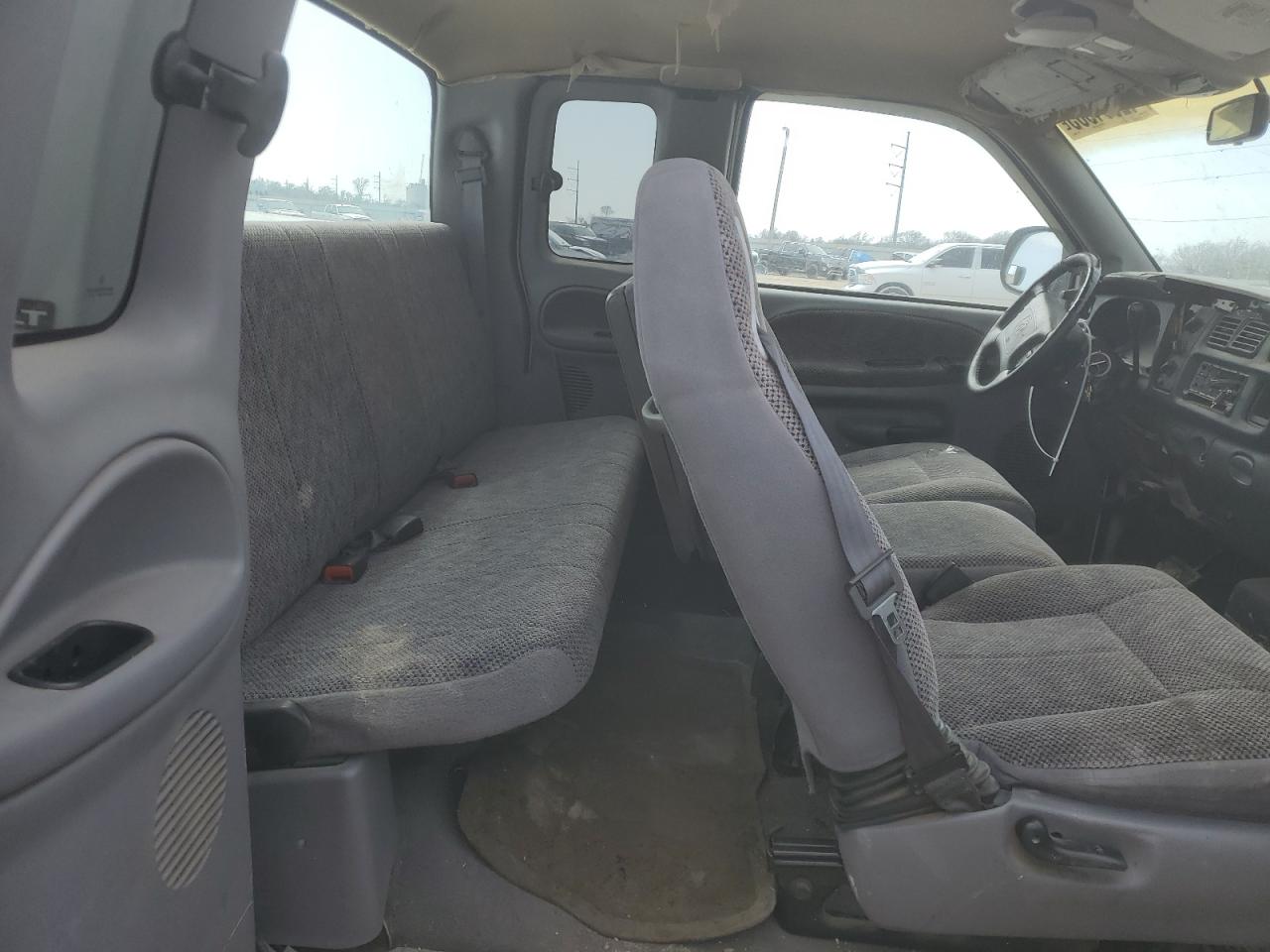2000 Dodge RAM - Image 10