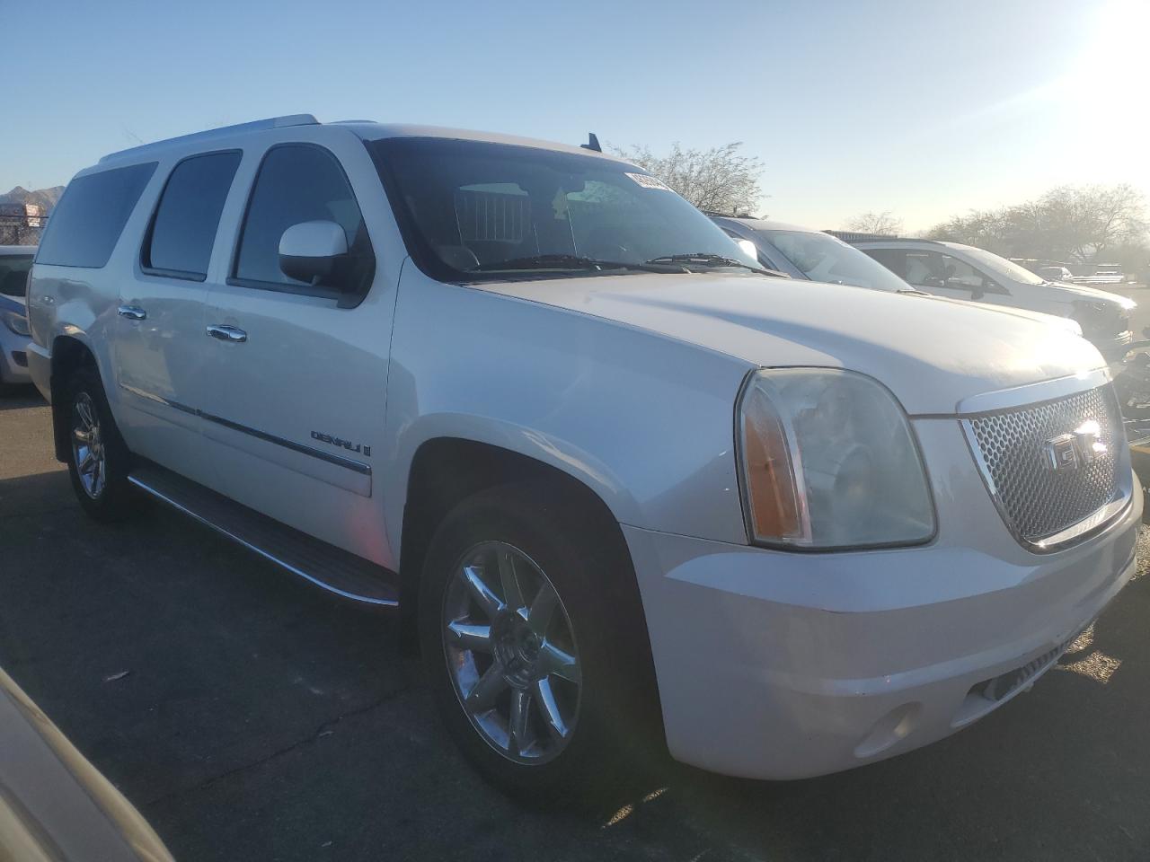 2009 GMC Yukon - Image 4