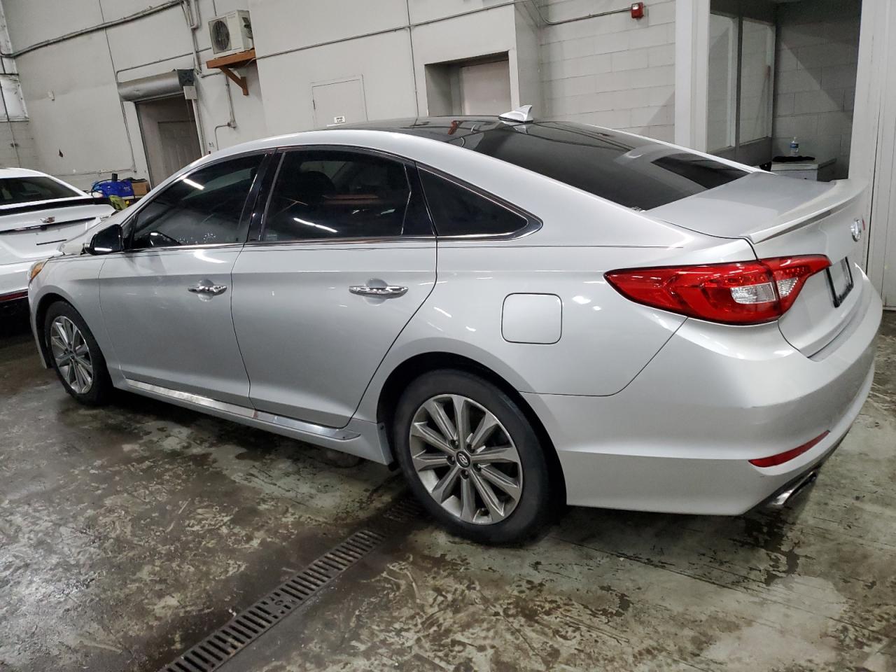 2016 Hyundai Sonata - Image 2