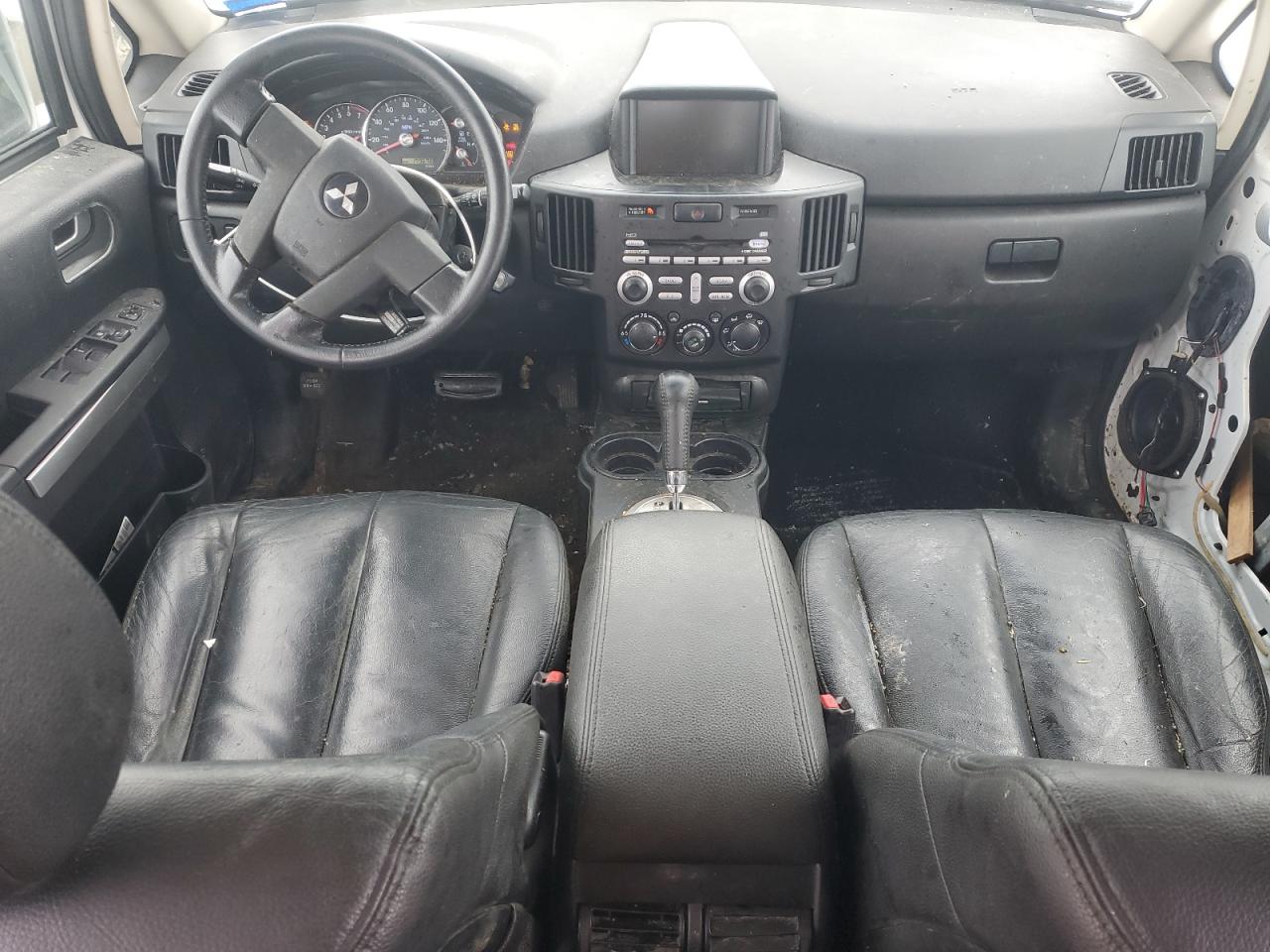 2011 Mitsubishi Endeavor - Image 8