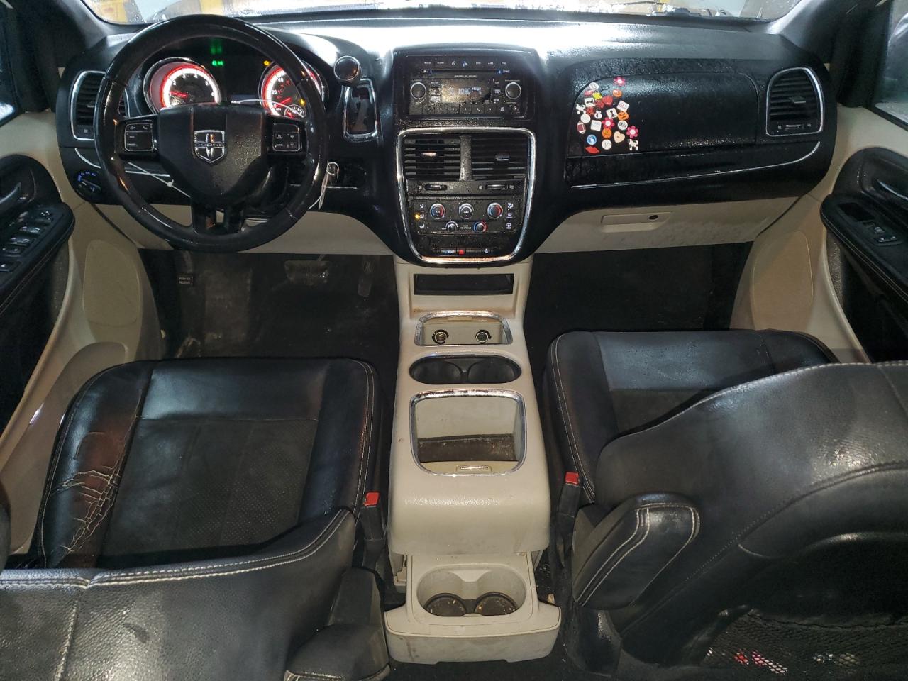 2017 Dodge Caravan - Image 8