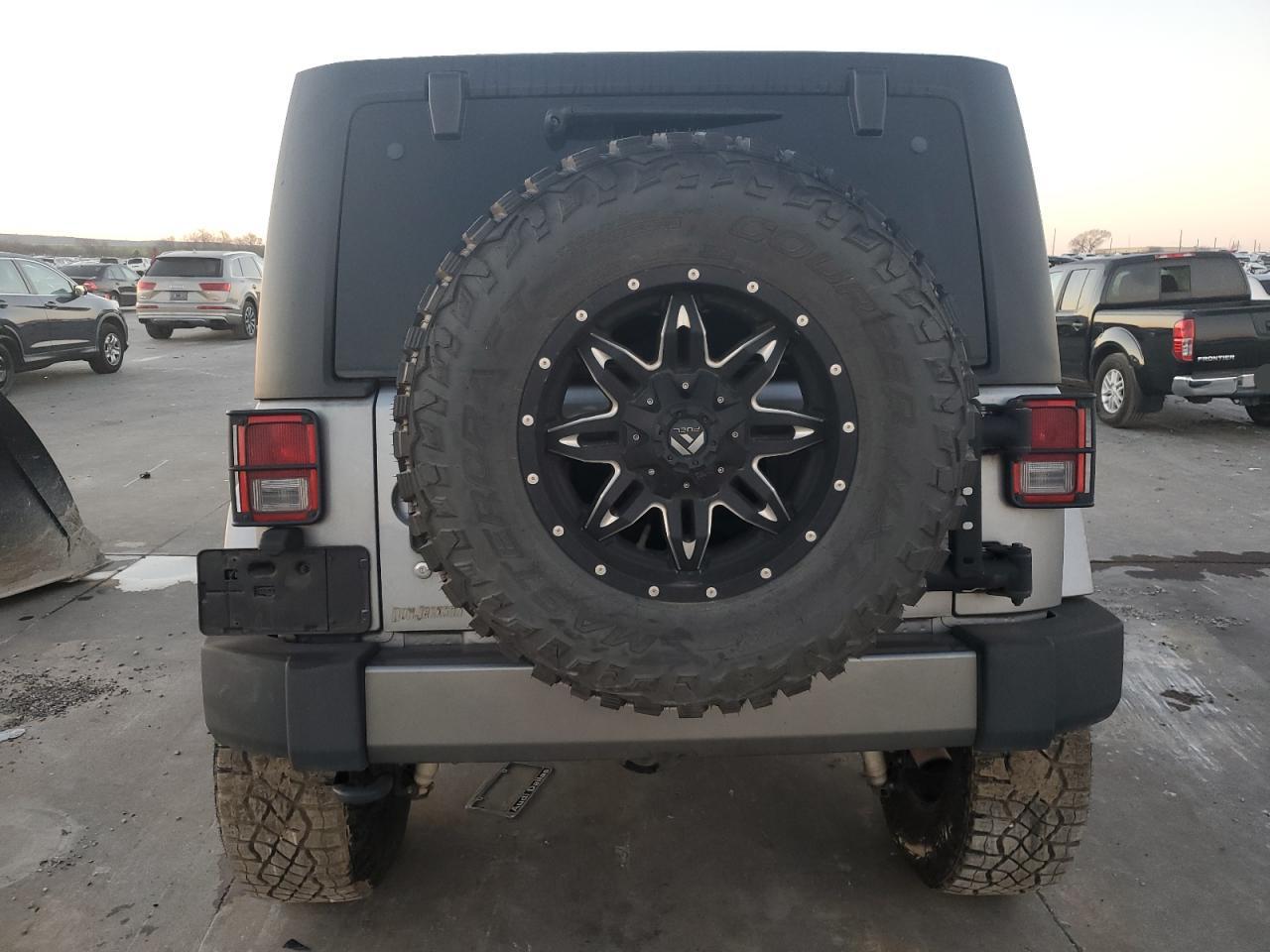 2014 Jeep Wrangler - Image 6