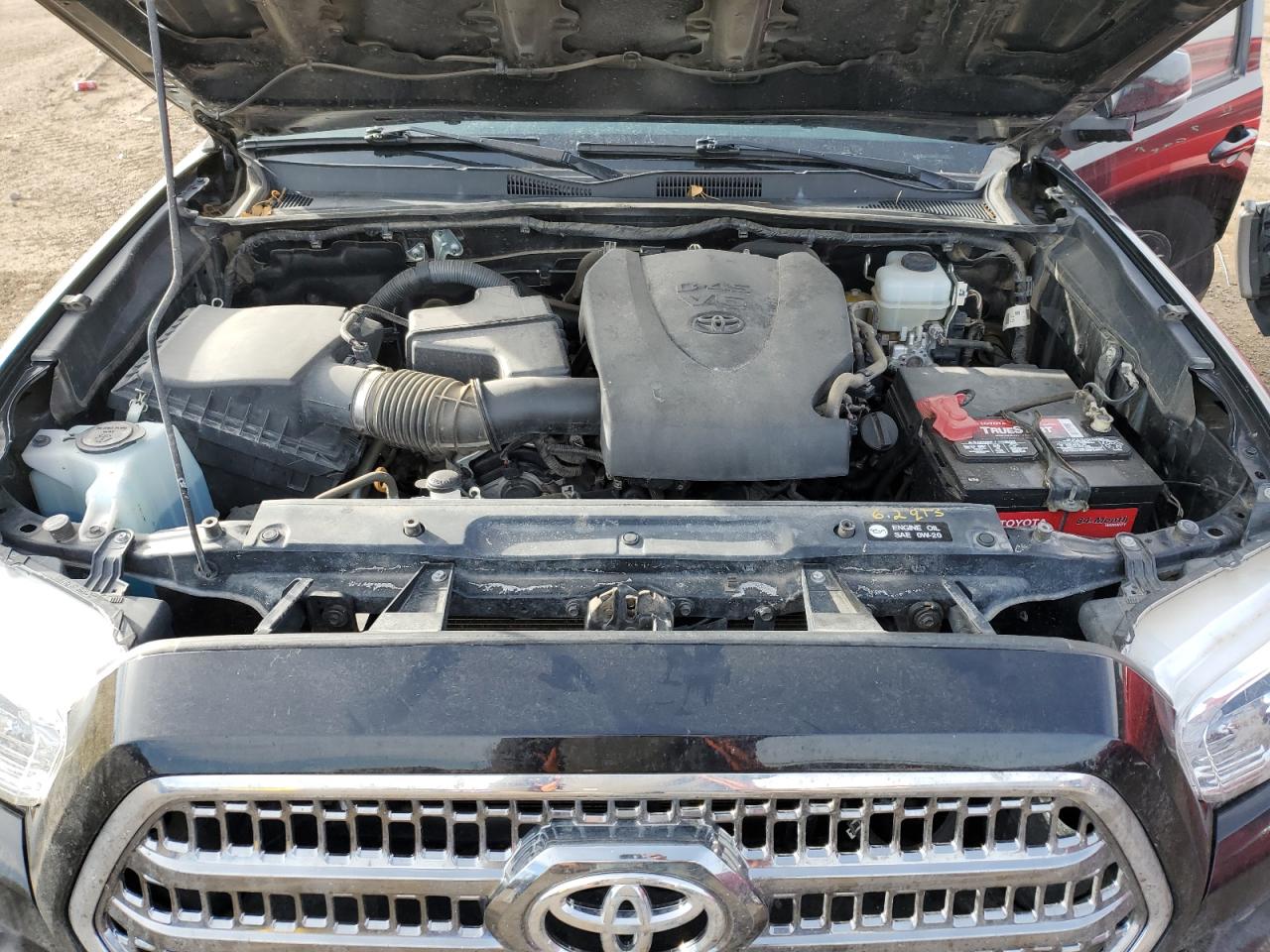 2017 Toyota Tacoma - Image 11