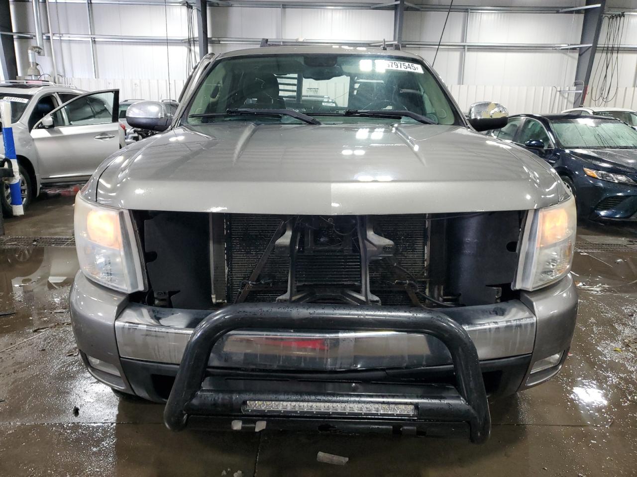2007 Chevrolet Silverado - Image 5