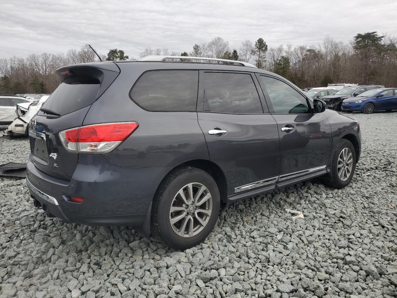 2014 Nissan Pathfinder - Image 3