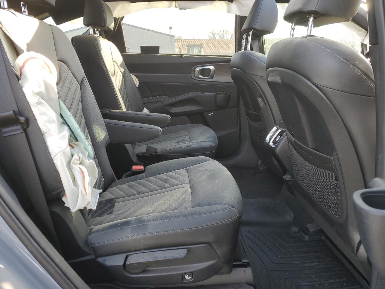 2024 Kia Sorento - Image 11