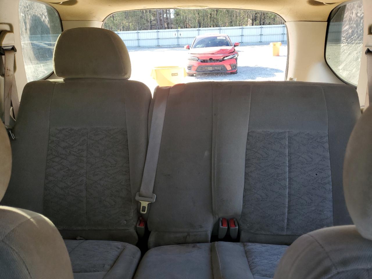 2006 GMC Envoy - Image 10