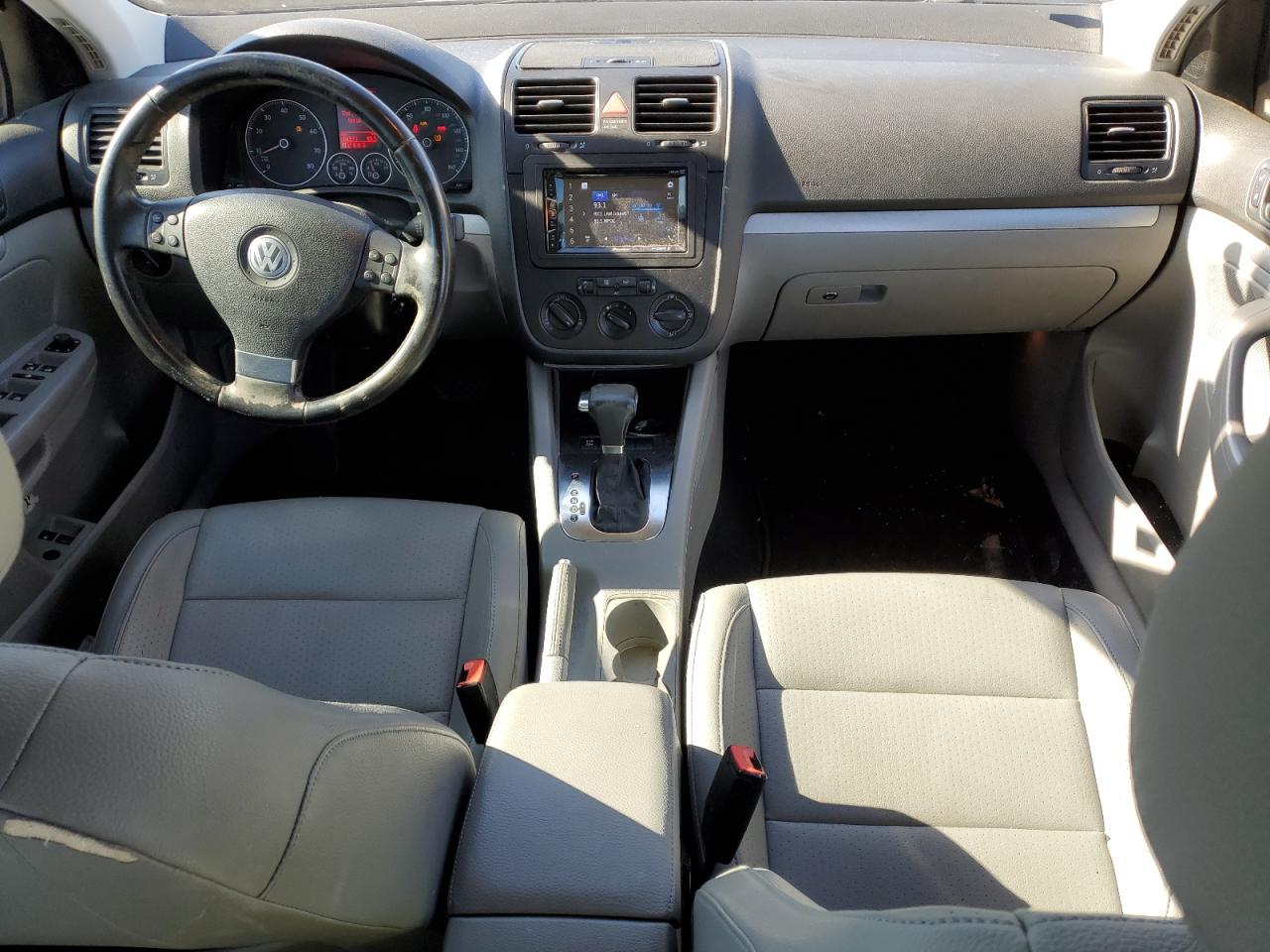 2009 Volkswagen Jetta - Image 8