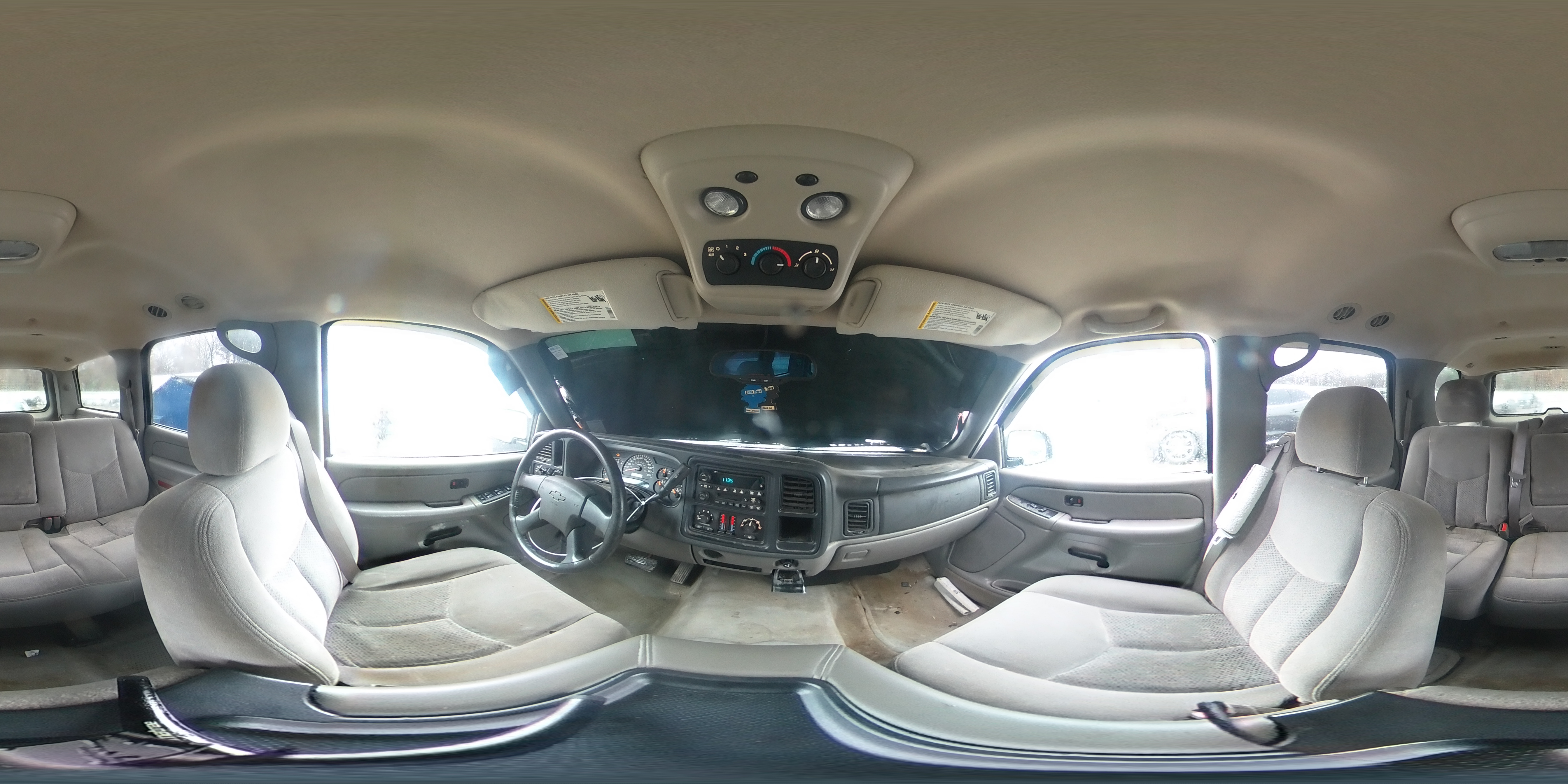 2004 Chevrolet Tahoe - Image 13