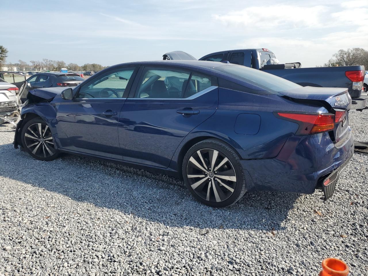 2021 Nissan Altima - Image 2