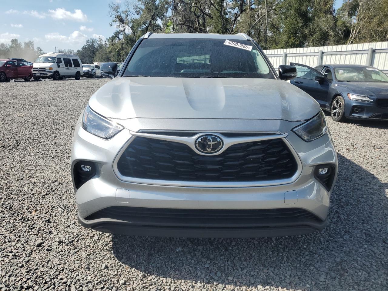 2022 Toyota Highlander - Image 5