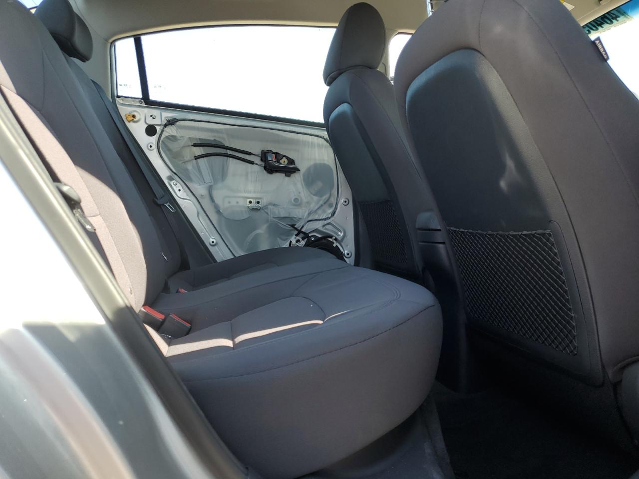 2015 Kia Rio - Image 7