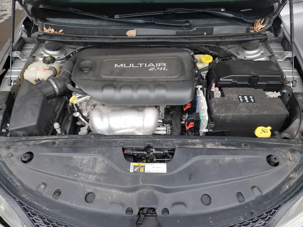 2015 Chrysler 200 - Image 11