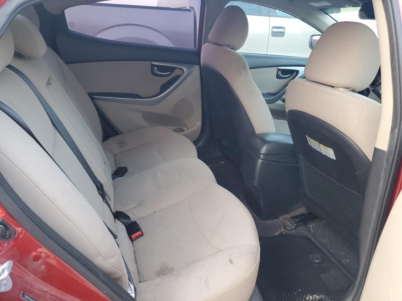 2016 Hyundai Elantra - Image 10